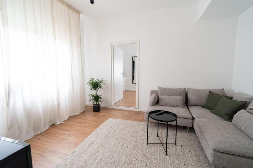Wohnung Naehe Stadtzentrum Mit Wohnzimmer Und Kueche Koblenz  Exterior photo
