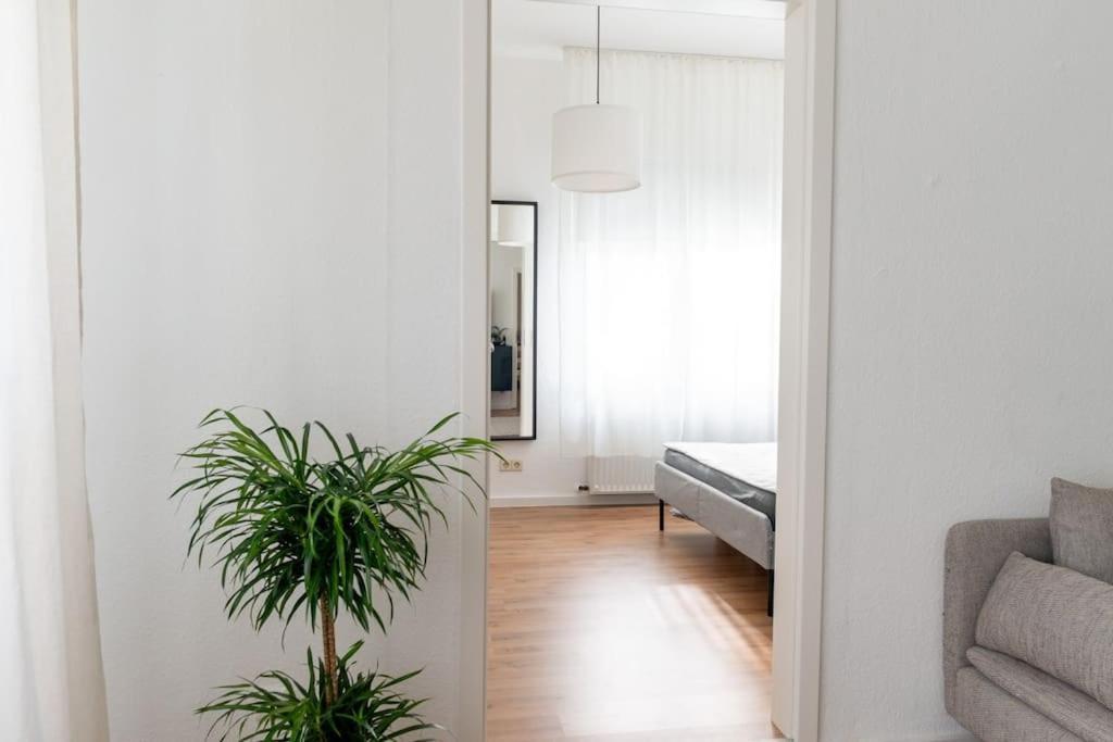 Wohnung Naehe Stadtzentrum Mit Wohnzimmer Und Kueche Koblenz  Exterior photo